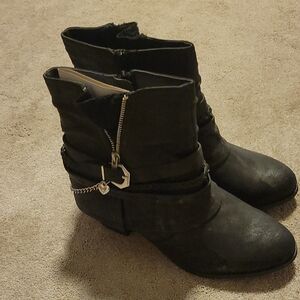 POP Black Ankle Boots with Chain Accent